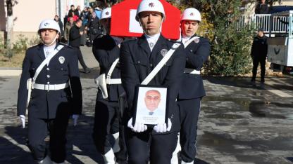 Şanlıurfa'da hayatını kaybeden polis memuru Karataş, son yolculuğuna uğurlandı