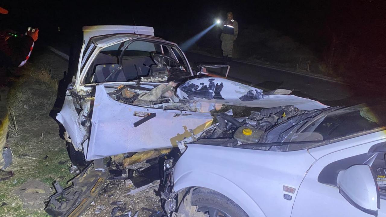 Şanlıurfa'da iki otomobil çarpıştı: Çok sayıda yaralı var