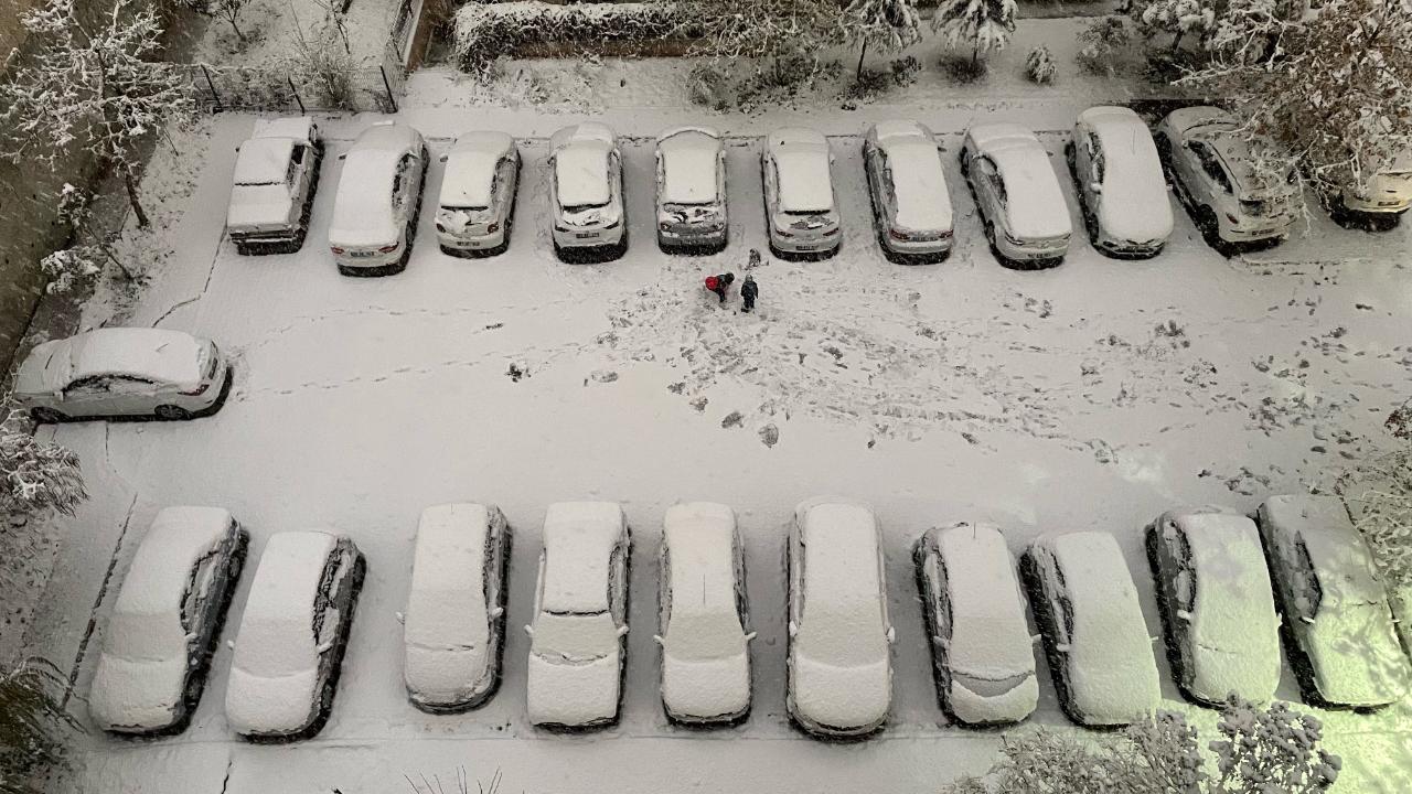 Şanlıurfa'da kar yağışı etkili oluyor