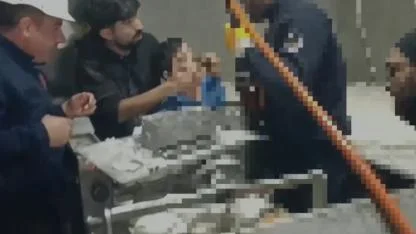 Şanlıurfa'da kolunu hamur makinesine kaptıran çocuğu itfaiye kurtardı