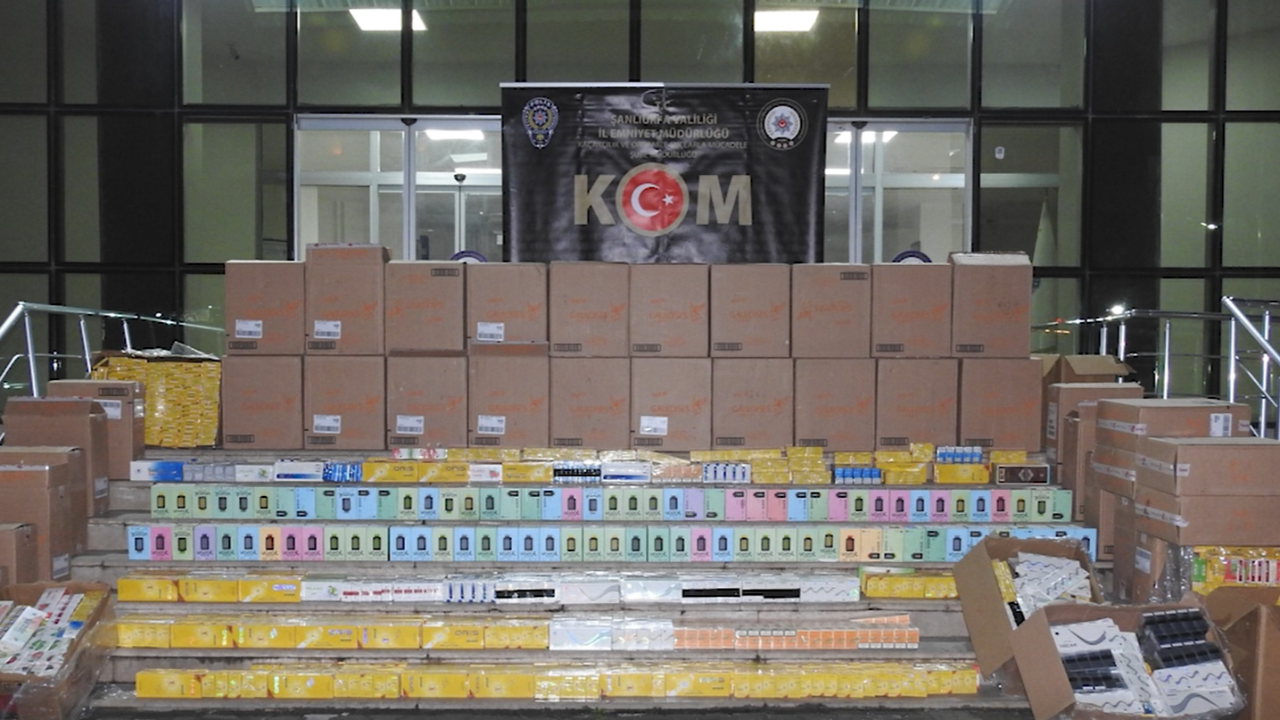 Şanlıurfa’da operasyonda binlerce paket kaçak sigara ele geçirildi: 3 gözaltı