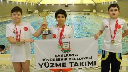 Şanlıurfalı sporculardan yüzmede büyük başarı: 1 kupa, 48 madalya