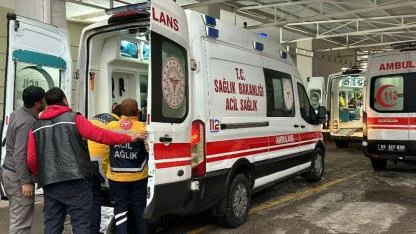 Siverek’te 2 otomobil çarpıştı: 2 yaralı