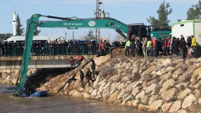 Sulama kanalına düşen otomobil sürücüsünün arama çalışmaları sürüyor
