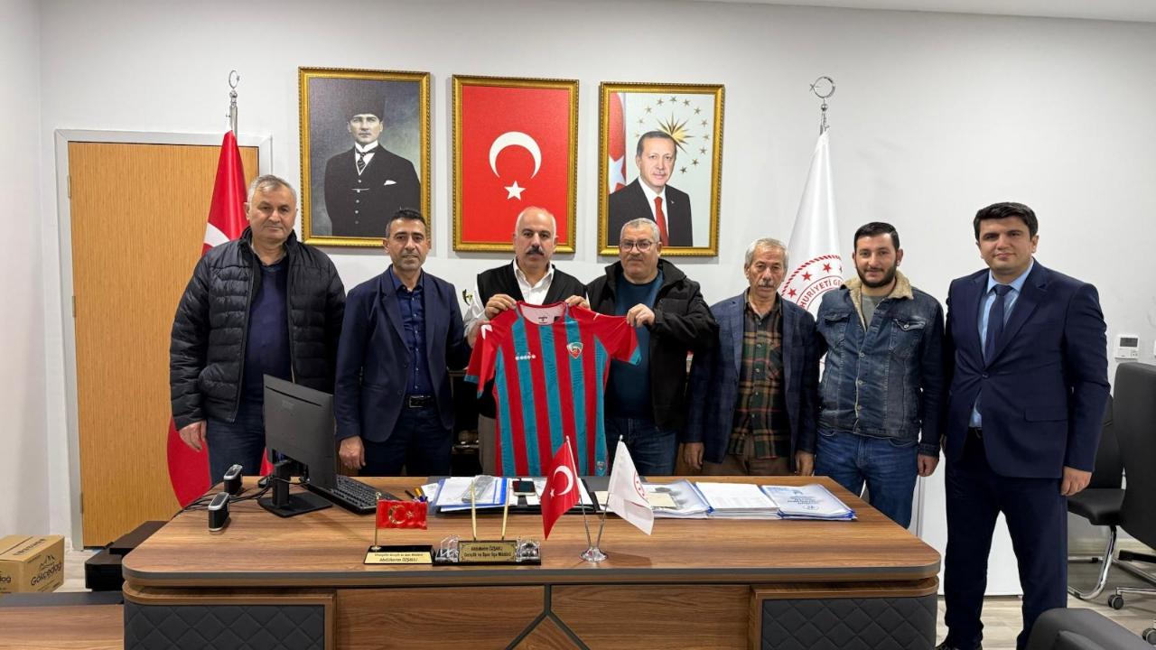 Viranşehir Belediyespor’dan Gençlik ve Spor Müdürlüğüne ziyaret