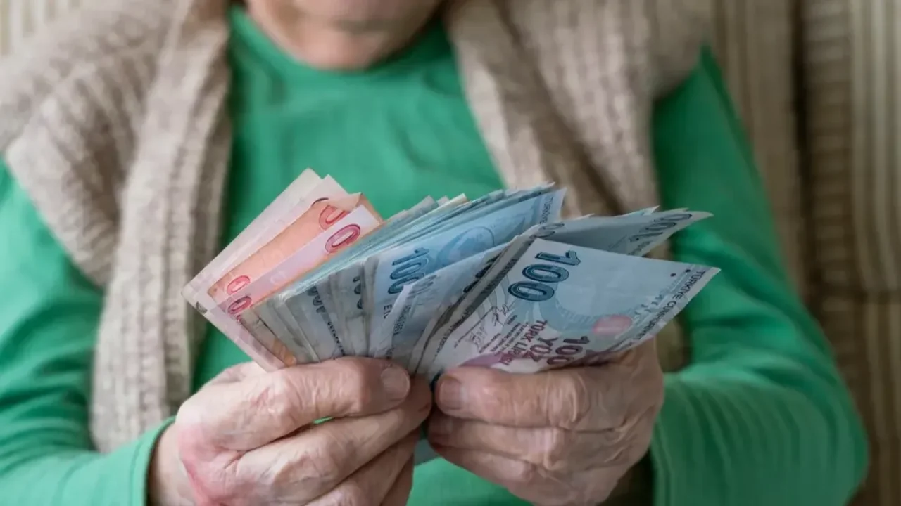 Emekli maaşı farklarının yatırılacağı tarih belli oldu