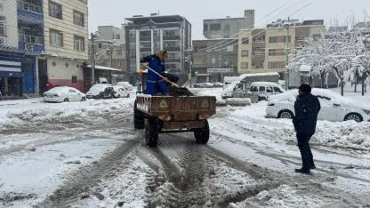 Eyyübiye’de karla mücadele çalışmaları sürüyor