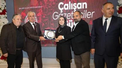 Gazeteci Esma Albayrak'a ödül