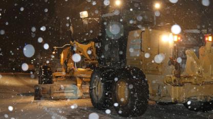 Haliliye Belediyesi karla mücadele için sahada