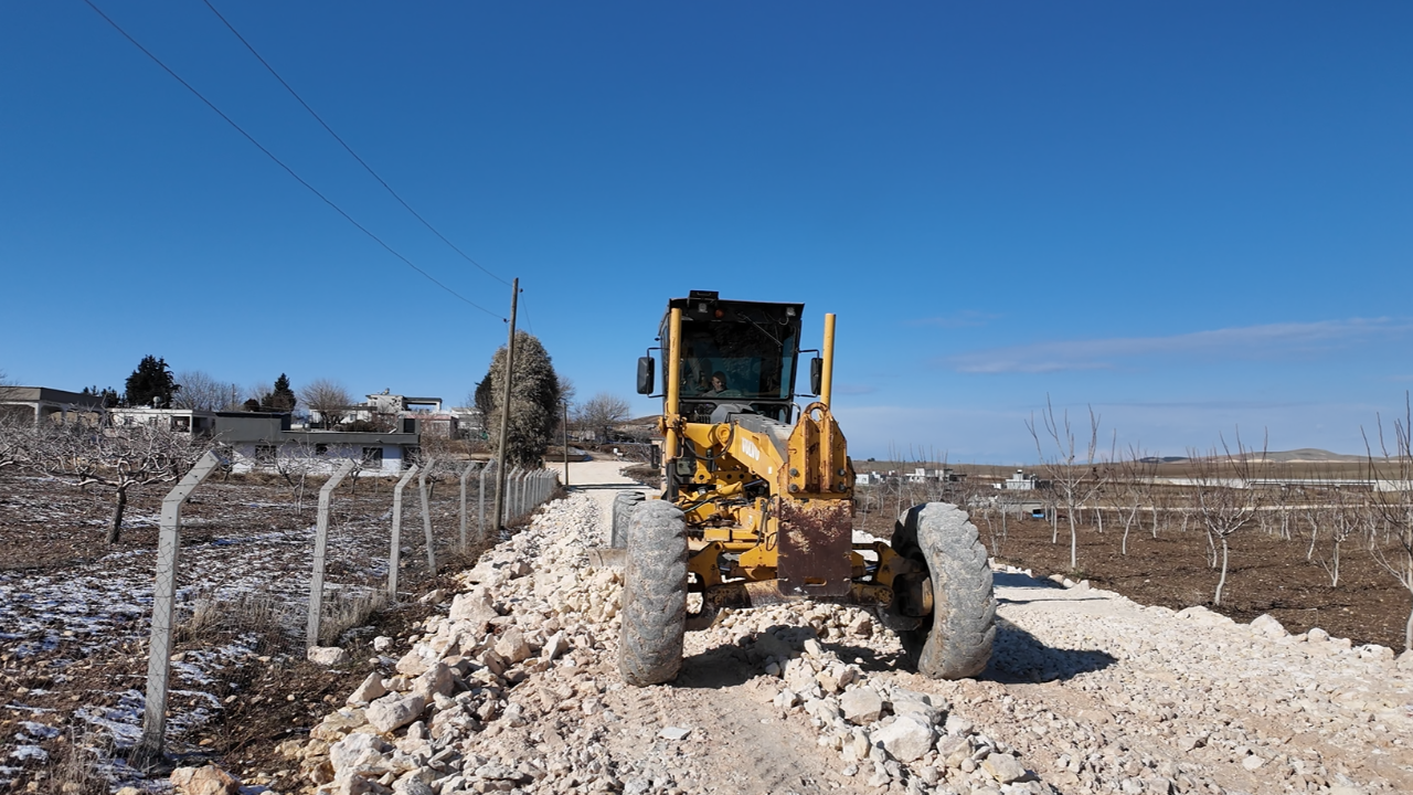Karaköprü’de grup yolu sıcak asfaltla buluşuyor