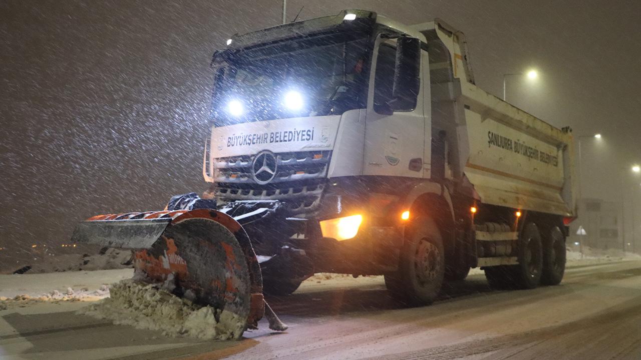 Şanlıurfa Büyükşehir Belediyesi kar mesaisinde
