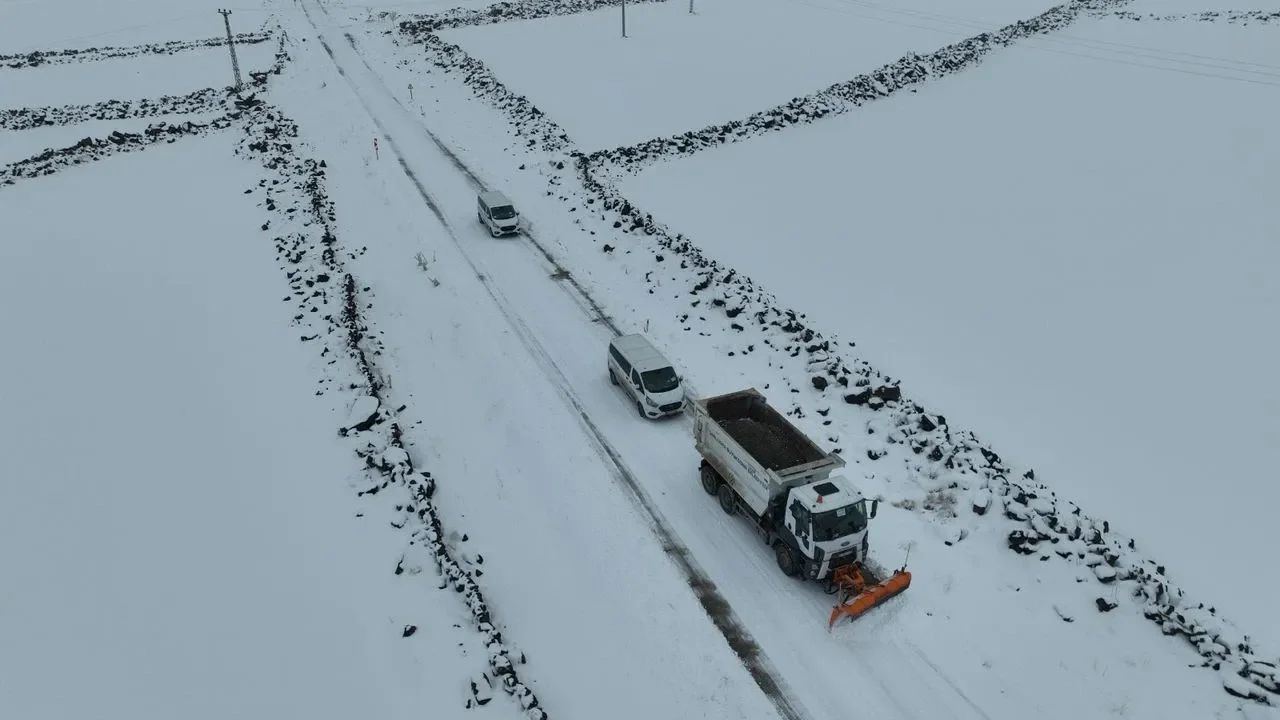 Şanlıurfa’da 3 yol daha araç trafiğine kapandı