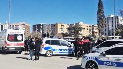 Şanlıurfa'da adliye önünde boşanma kavgası: Yaralılar var