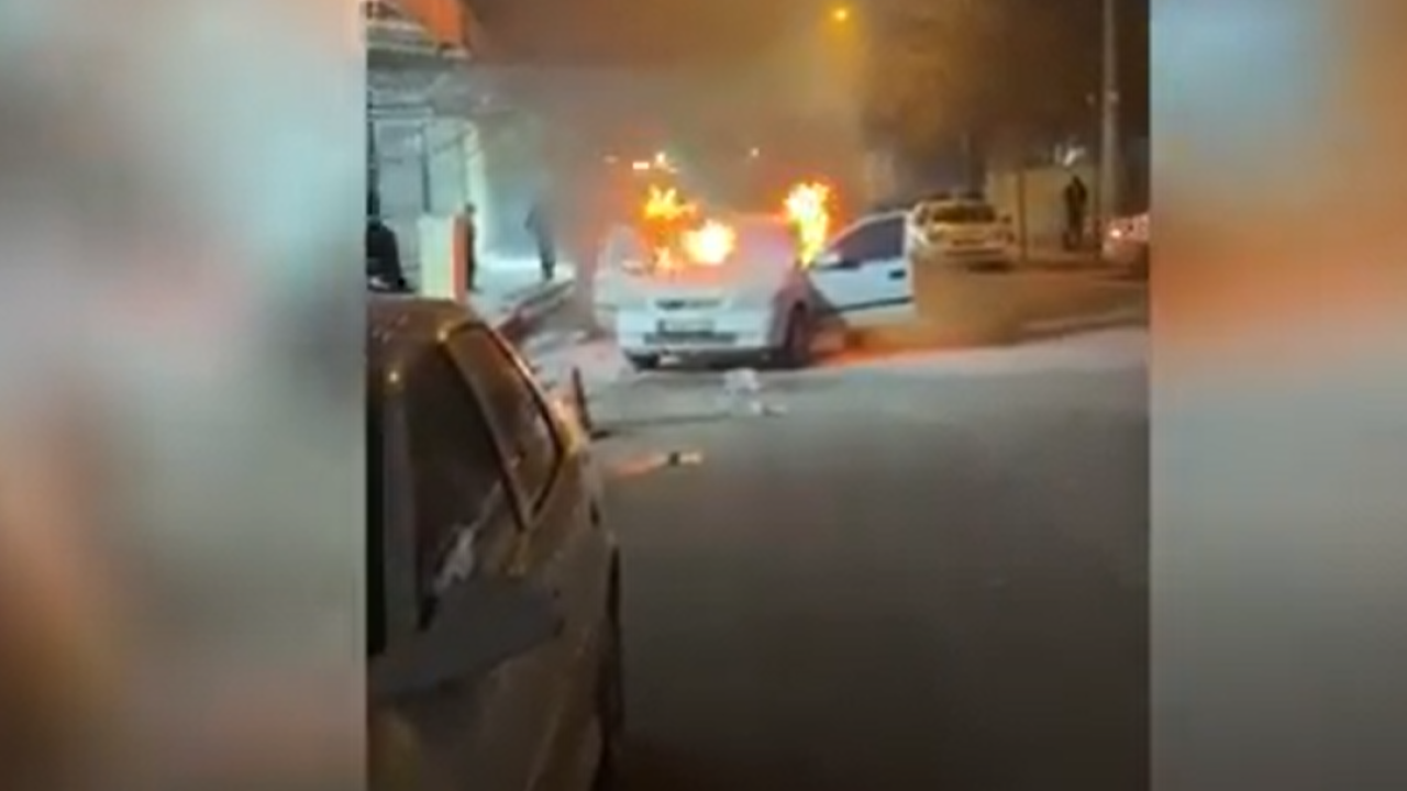 Şanlıurfa’da seyir halindeki otomobil yandı