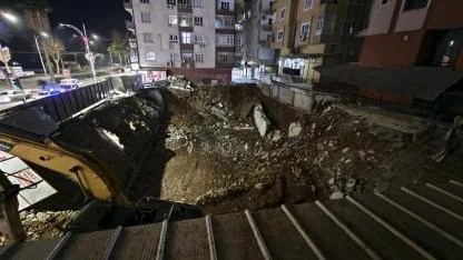 Şanlıurfa'da temel kazısında göçük: Bir bina boşaltıldı