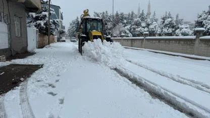 Viranşehir Belediyesi karla mücadelede seferber oldu