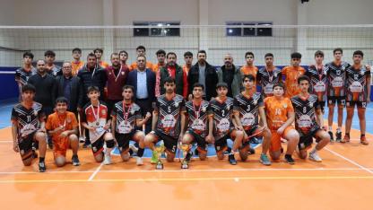 Büyükşehir Yıldız Erkekler Voleybol B Takımı şampiyon oldu