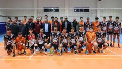 Büyükşehir Yıldız Erkekler Voleybol B Takımı şampiyon oldu