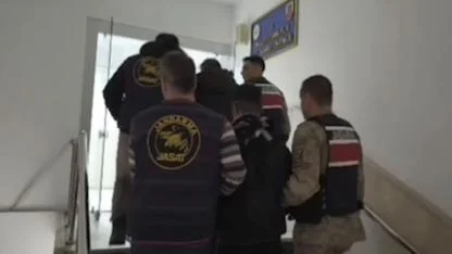 Şanlıurfa’da eve silahla zarar veren 2 zanlı yakalandı