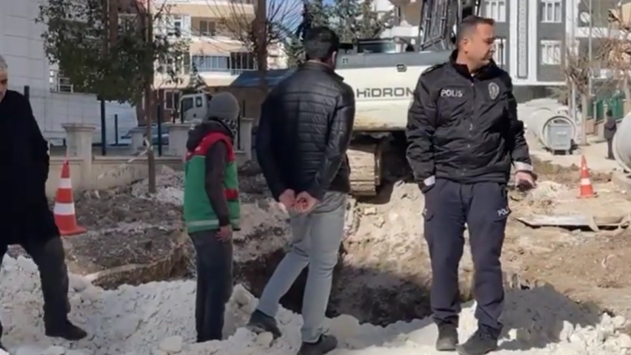 Şanlıurfa’da iki işçi göçük altında kaldı