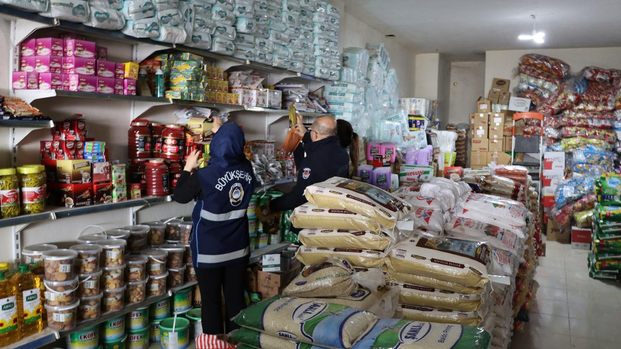 Şanlıurfa’da kurtlanmış pirinç ve bozuk ürünler ele geçirildi