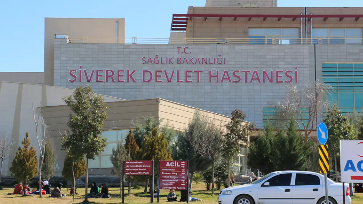 Şanlıurfa’da otomobil tarlaya devrildi: 1 yaralı