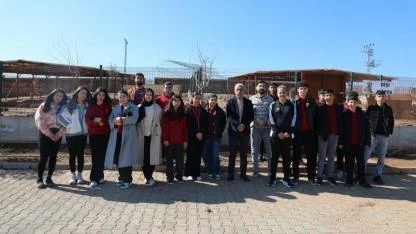 Viranşehir’de öğrencilerden hayvan bakımevine ziyaret