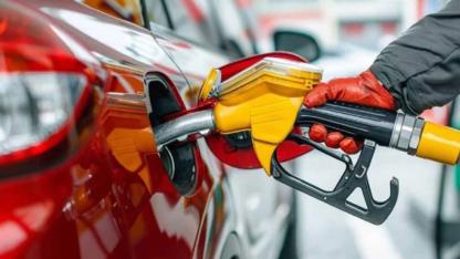 Akaryakıta çifte indirim geldi