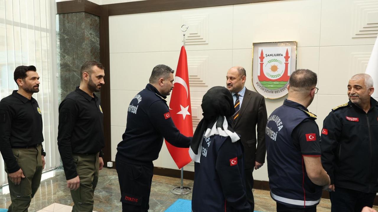 Başkan Gülpınar, belediye personeliyle bayramlaştı