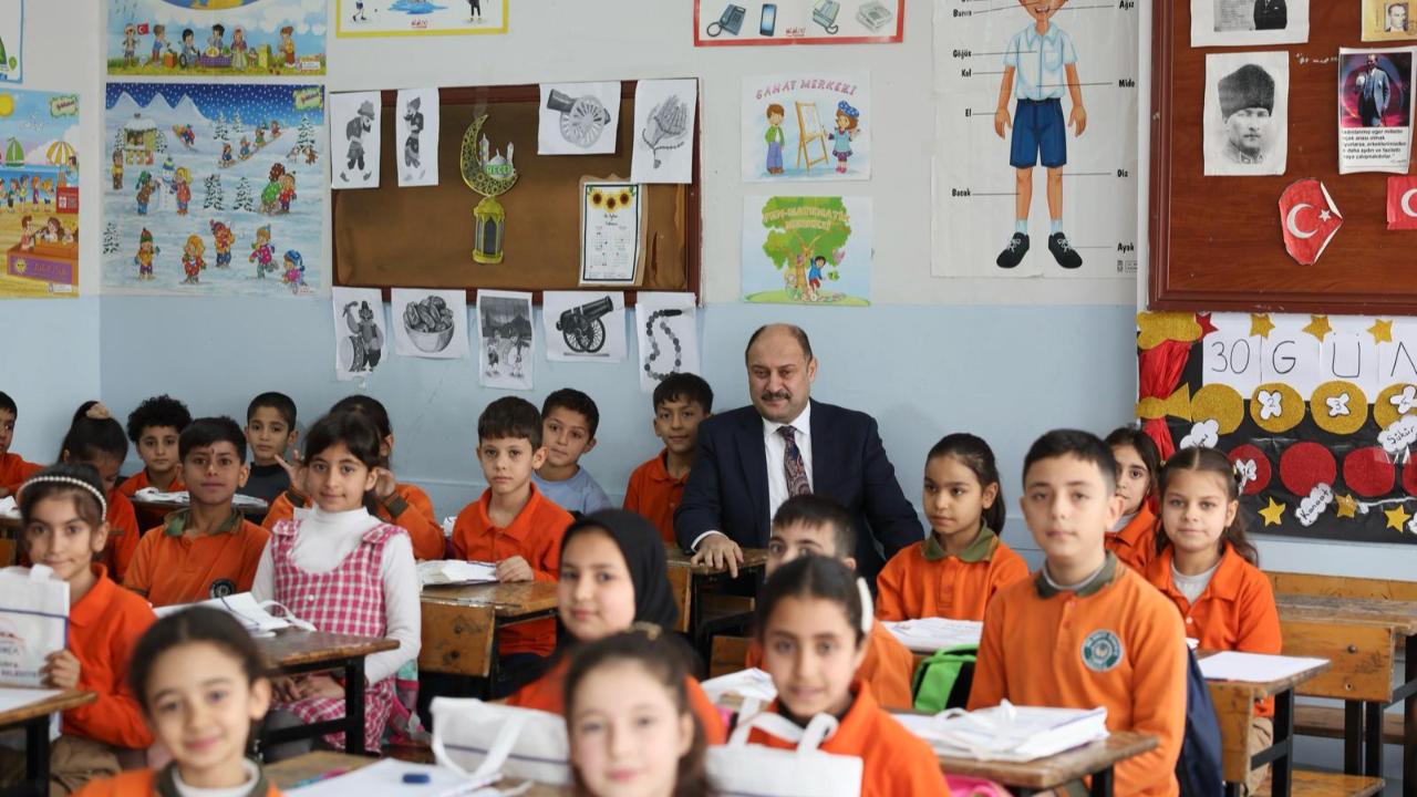 Başkan Gülpınar, “Hikayemde konuğum var” etkinliğinde öğrencilerle buluştu