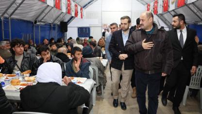 Başkan Gülpınar, iftar çadırında vatandaşlarla buluştu