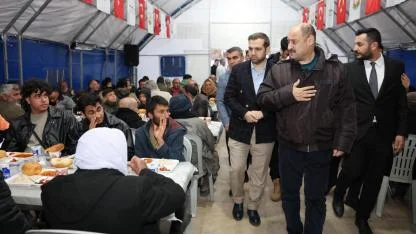 Başkan Gülpınar, iftar çadırında vatandaşlarla buluştu