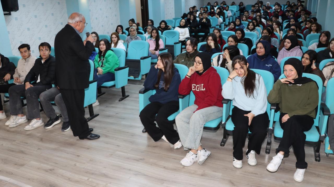 Karaköprü’de 2 bin 750 öğrenciye seminer