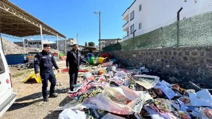 Kent estetiğini bozan izinsiz afişler kaldırıldı