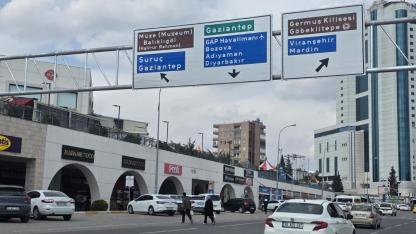 Şanlıurfa’da baş üstü yönlendirme levhaları artırılıyor