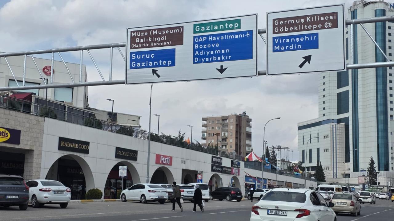 Şanlıurfa’da baş üstü yönlendirme levhaları artırılıyor