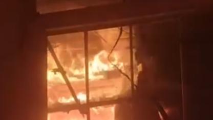 Şanlıurfa’da iki katlı ev alevlere teslim oldu