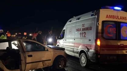 Şanlıurfa’da iki otomobil çarpıştı: 2’si ağır 5 yaralı