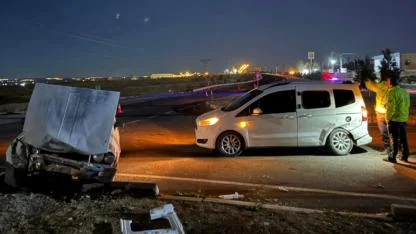 Şanlıurfa’da iki otomobil çarpıştı: 5 yaralı