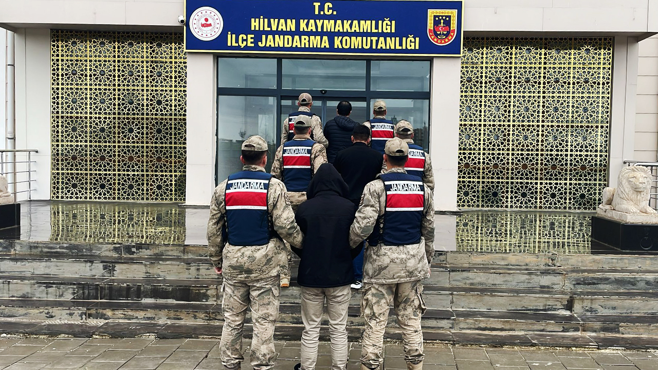 Şanlıurfa'da iş yerine uyuşturucu baskını: 3 kişi tutuklandı