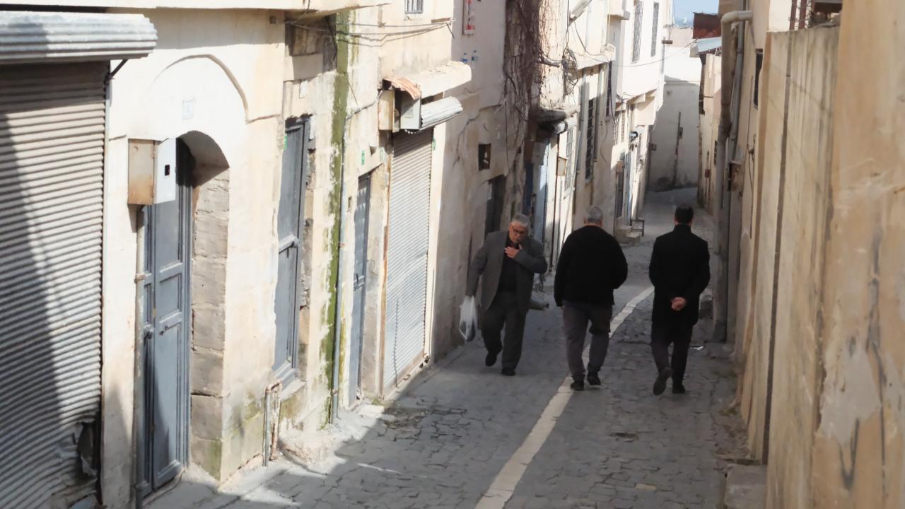 Şanlıurfa’da tarihi sokaklar büyükşehir ile aydınlatılacak