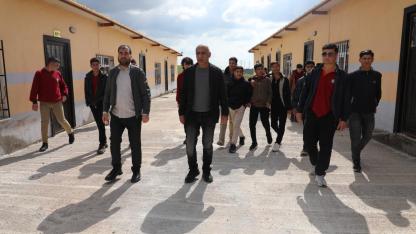 Viranşehir Belediyesi Hayvan Barınağı’na öğrencilerden ziyaret