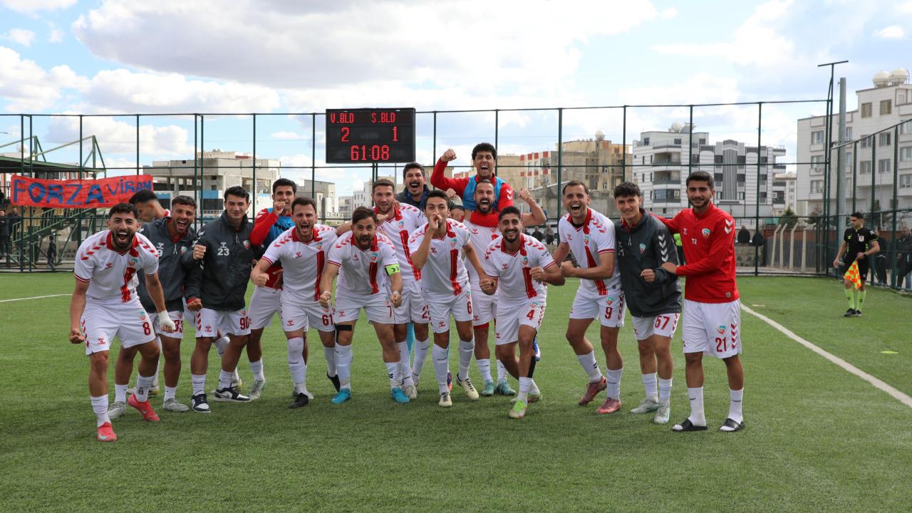 Viranşehir Belediyespor liderliğini korudu