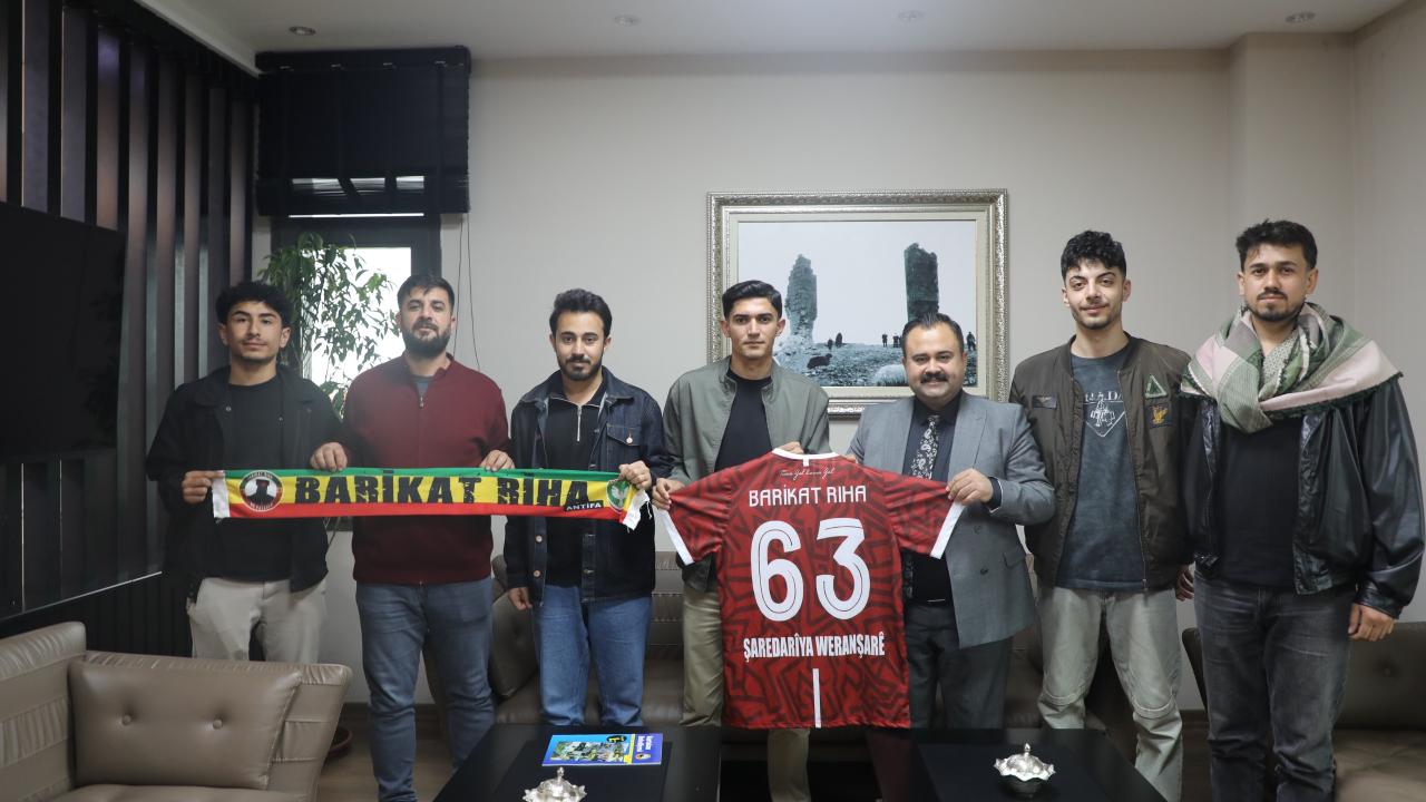 Amedspor Barikat Rıha Taraftar Grubu’ndan Eş Başkan İnan’a ziyaret