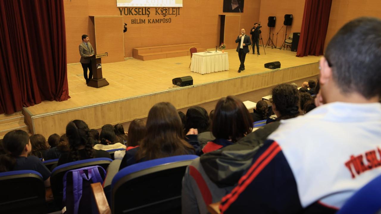 Başkan Nihat Çiftçi, gençlerle tecrübelerini paylaştı