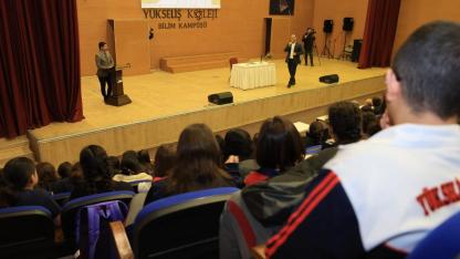 Başkan Nihat Çiftçi, gençlerle tecrübelerini paylaştı