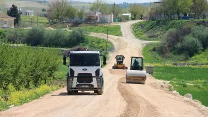 Büyükşehir, 14 kilometrelik grup yolunu asfaltla buluşturuyor