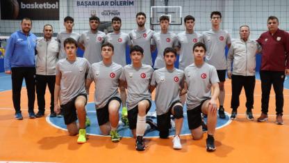 Büyükşehir Belediyesi Genç Erkekler Voleybol Takımı çeyrek finallere hazırlanıyor