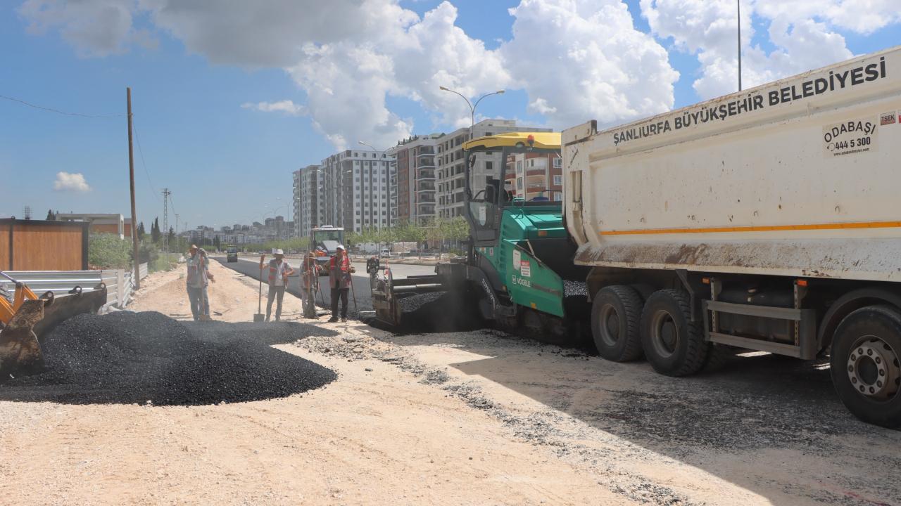 Büyükşehir, Buluntu Hoca Bulvarı’nda asfalt atağını sürdürüyor