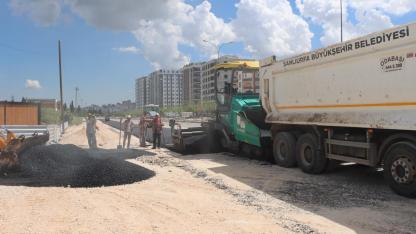 Büyükşehir, Buluntu Hoca Bulvarı’nda asfalt atağını sürdürüyor